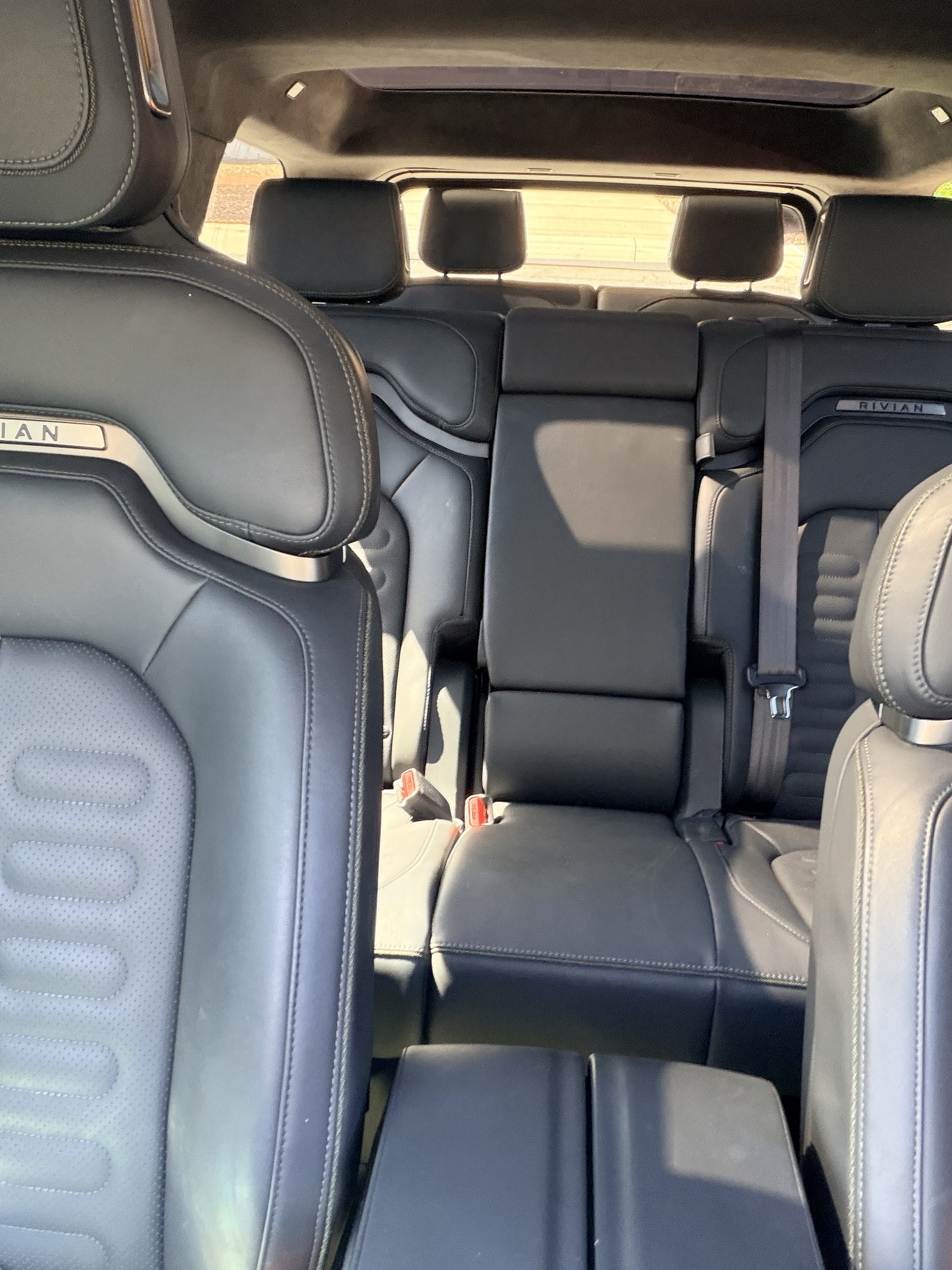 Used 2022 Rivian R1S Launch Edition Quad AWD/4WD image 12