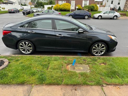 Used 2014 Hyundai Sonata SE w/ Premium Package 04 image 2