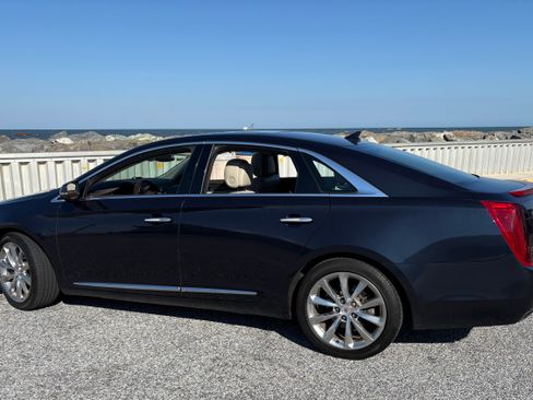 Used 2014 Cadillac XTS Luxury w/ Driver Awareness Package AWD/4WD image 9