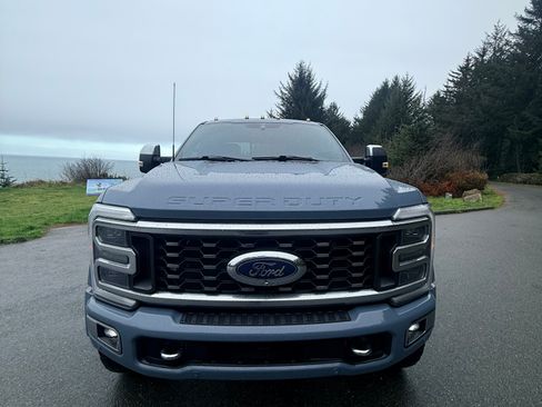 Used 2023 Ford F450 Platinum w/ FX4 Off-Road Package image 4