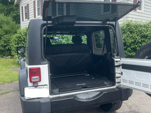 Used 2015 Jeep Wrangler Sport AWD/4WD image 11