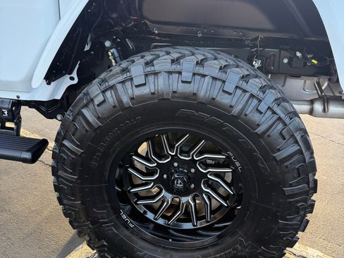 Used 2025 Jeep Gladiator Rubicon image 9