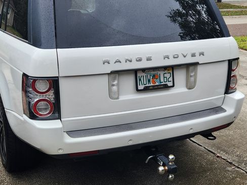 Used 2011 Land Rover Range Rover HSE image 8