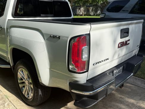 Used 2016 GMC Canyon SLT w/ Driver Alert Package AWD/4WD image 12