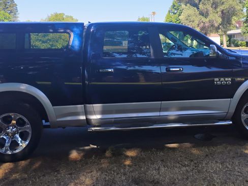 Used 2017 RAM 1500 Laramie w/ Convenience Group image 5