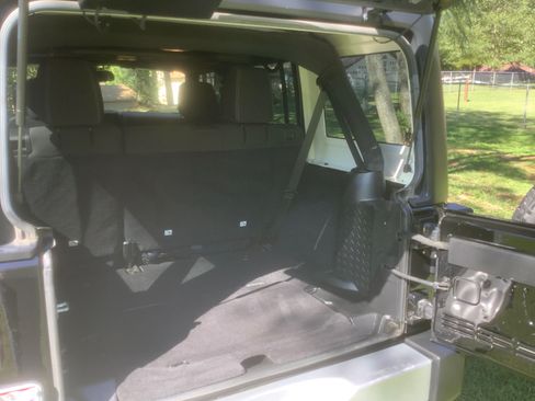 Used 2015 Jeep Wrangler Unlimited Sahara w/ Trailer Tow Group image 24