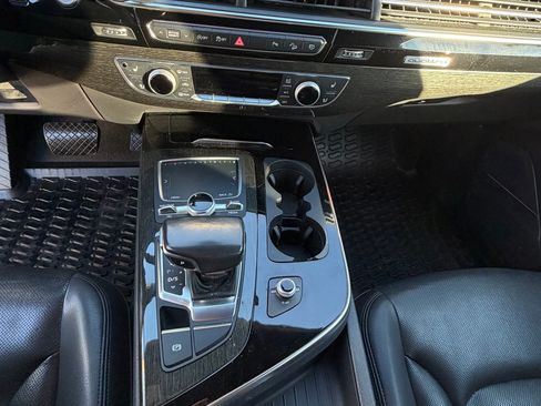 Used 2018 Audi Q7 3.0T Prestige image 10