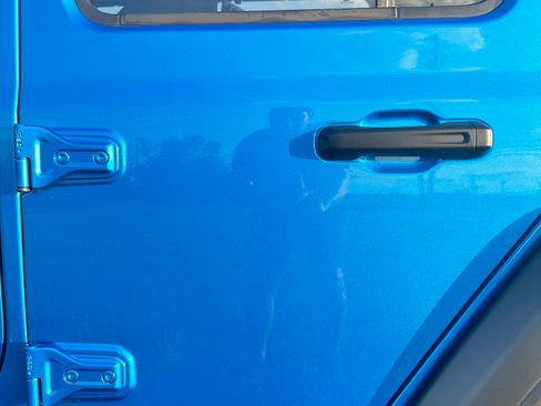 Used 2025 Jeep Wrangler Unlimited Sport image 12