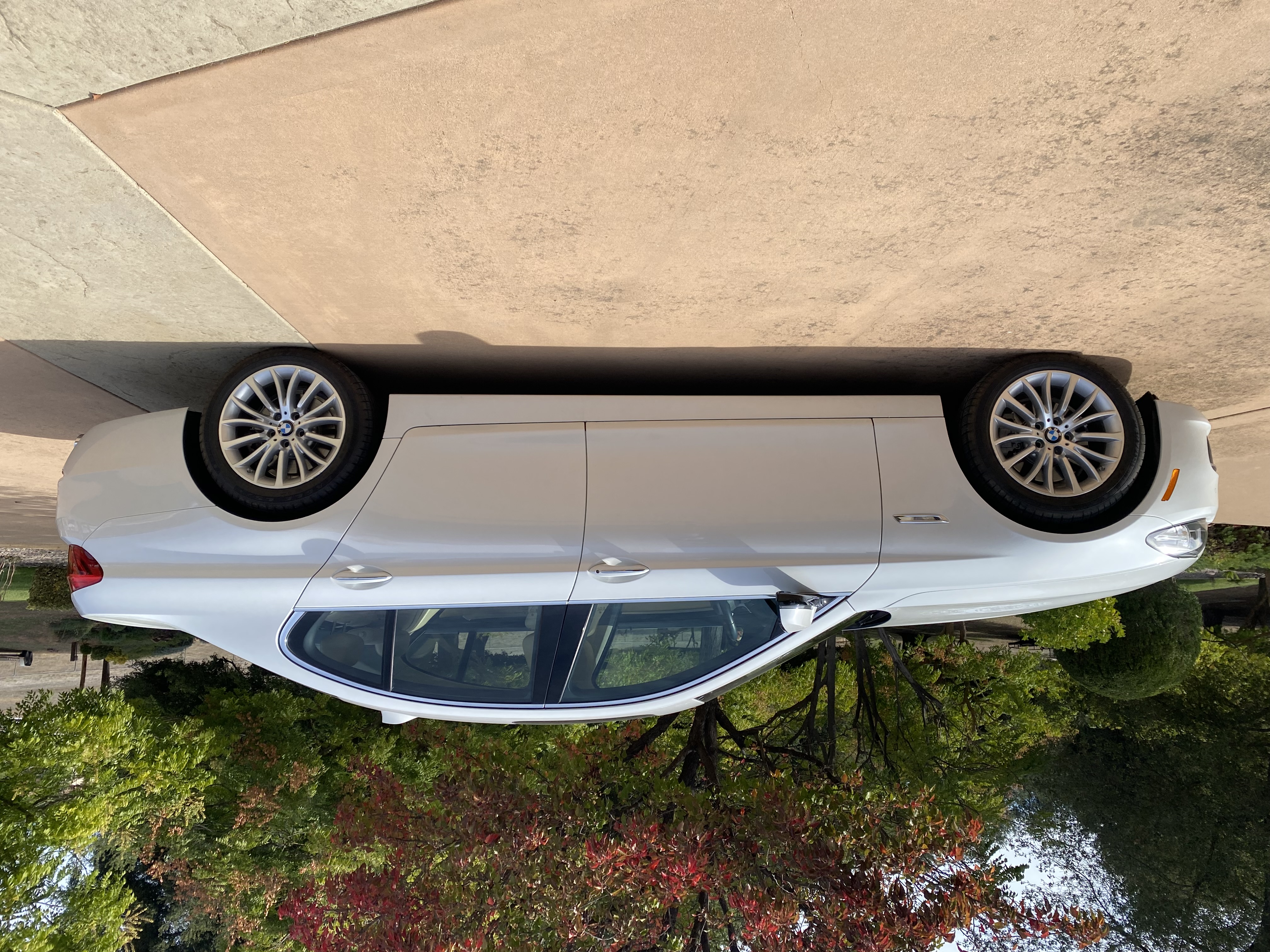 Used 2016 BMW 528i Sedan RWD image 1