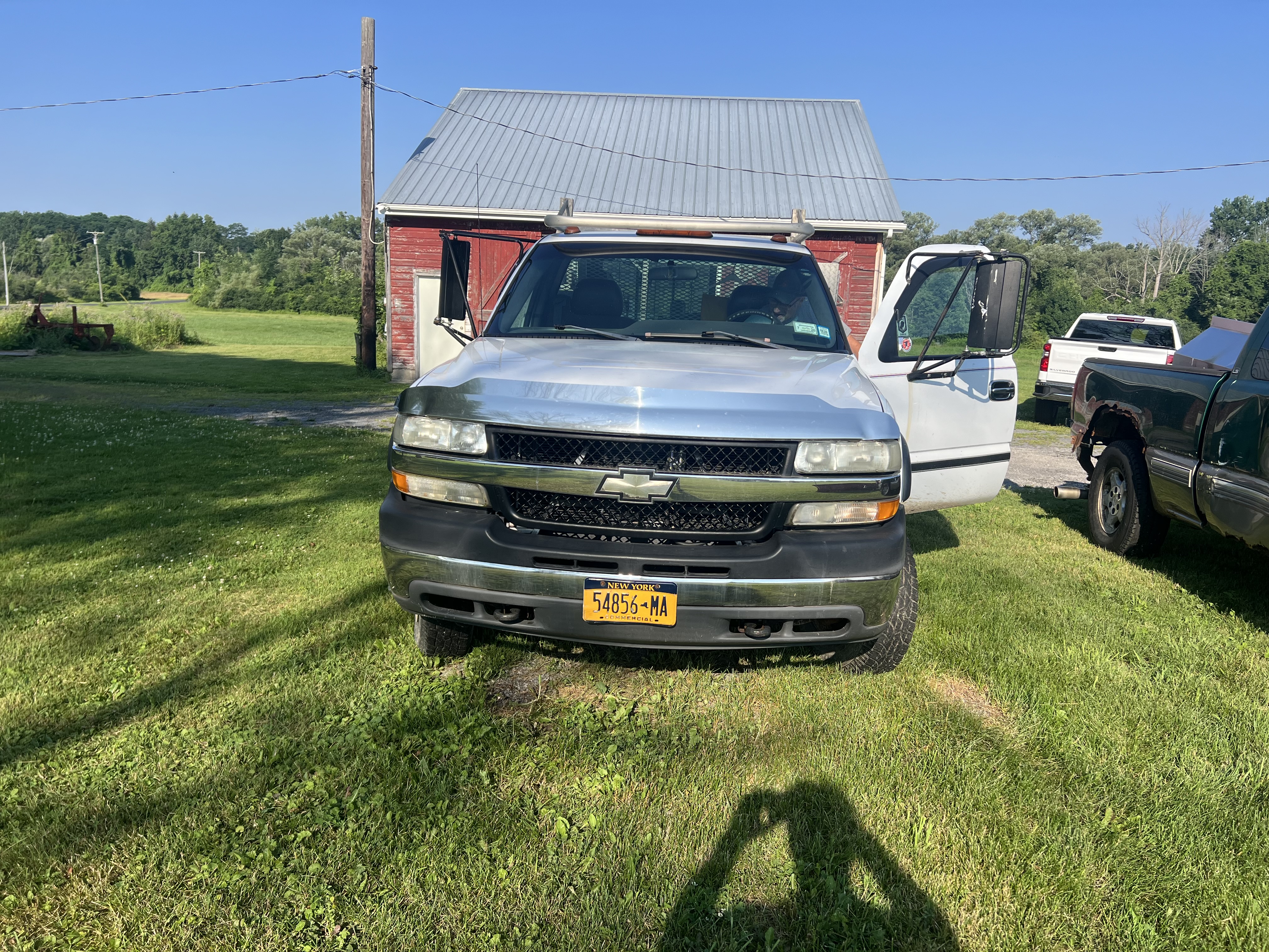 Used 2002 Chevrolet Silverado 3500 4x4 Regular Cab w/ Snow Plow Prep Pkg image 2