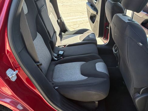 Used 2014 Jeep Cherokee Latitude image 10