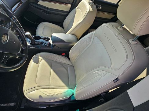 Used 2017 Ford Explorer Platinum image 12