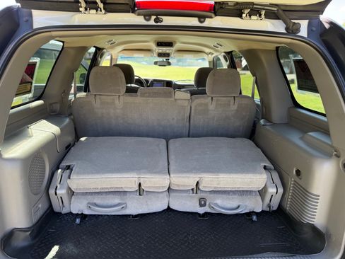 Used 2004 Chevrolet Tahoe LS w/ Preferred Equipment Group RWD image 14