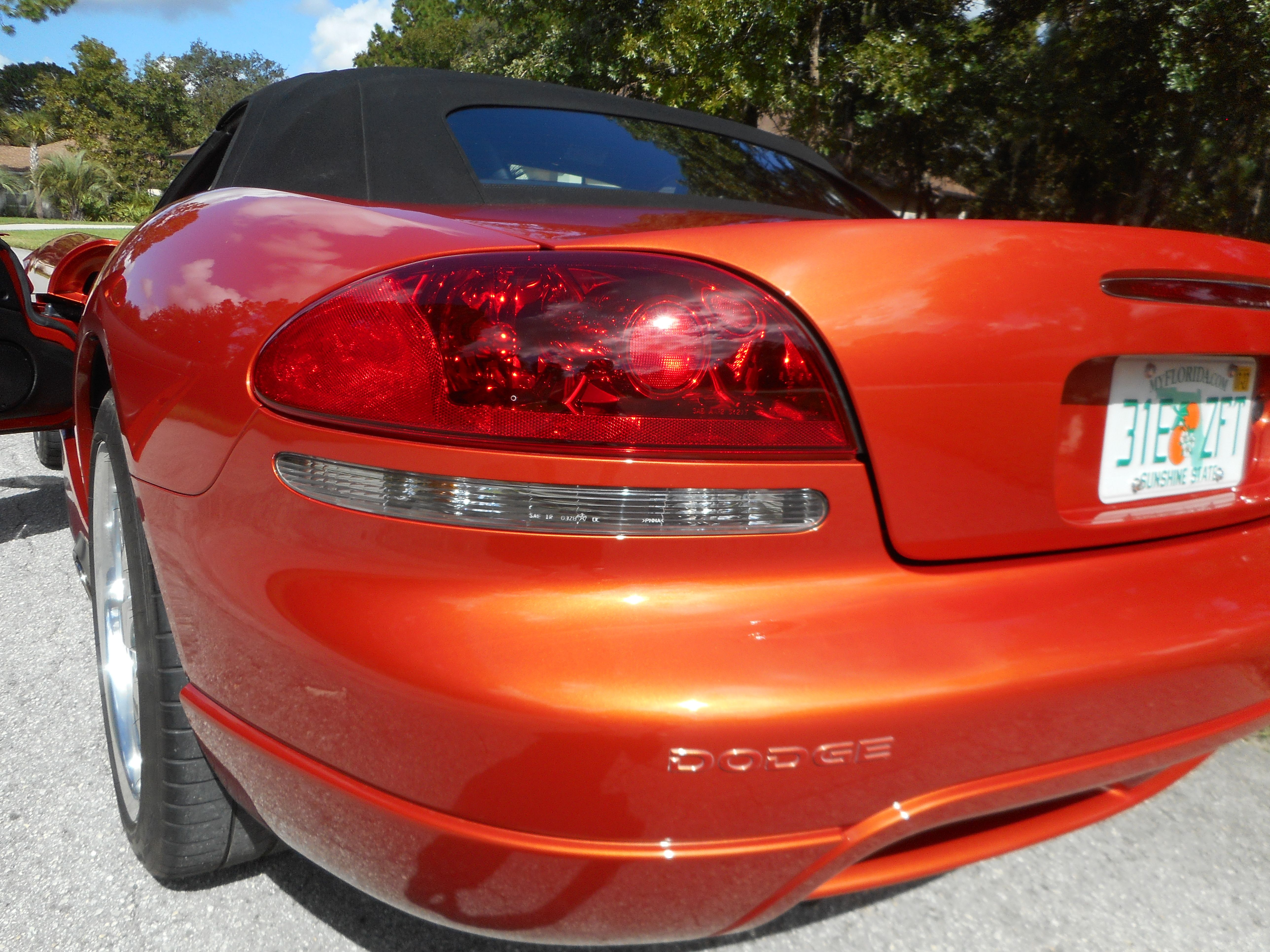 Used 2005 Dodge Viper SRT-10 w/ Copperhead Edition Group RWD image 11
