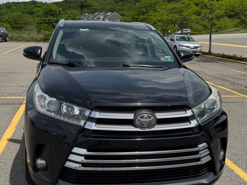 Used 2018 Toyota Highlander Limited AWD/4WD image 19
