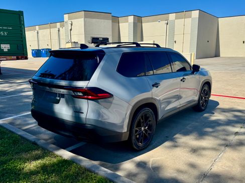 Used 2025 Toyota Grand Highlander AWD Hybrid image 8