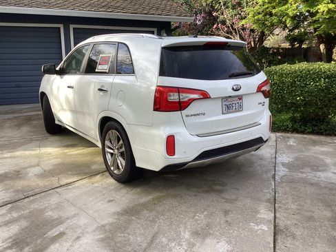 Used 2014 Kia Sorento SX image 4