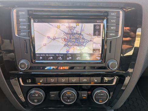 Used 2016 Volkswagen Jetta GLI SEL image 12