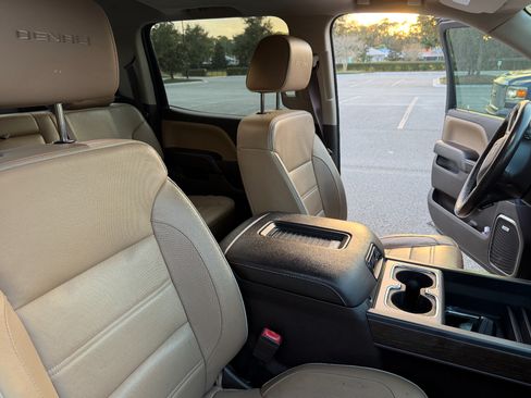 Used 2018 GMC Sierra 1500 Denali w/ Denali Ultimate Package image 9