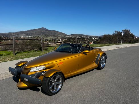Used 2002 Chrysler Prowler RWD image 4