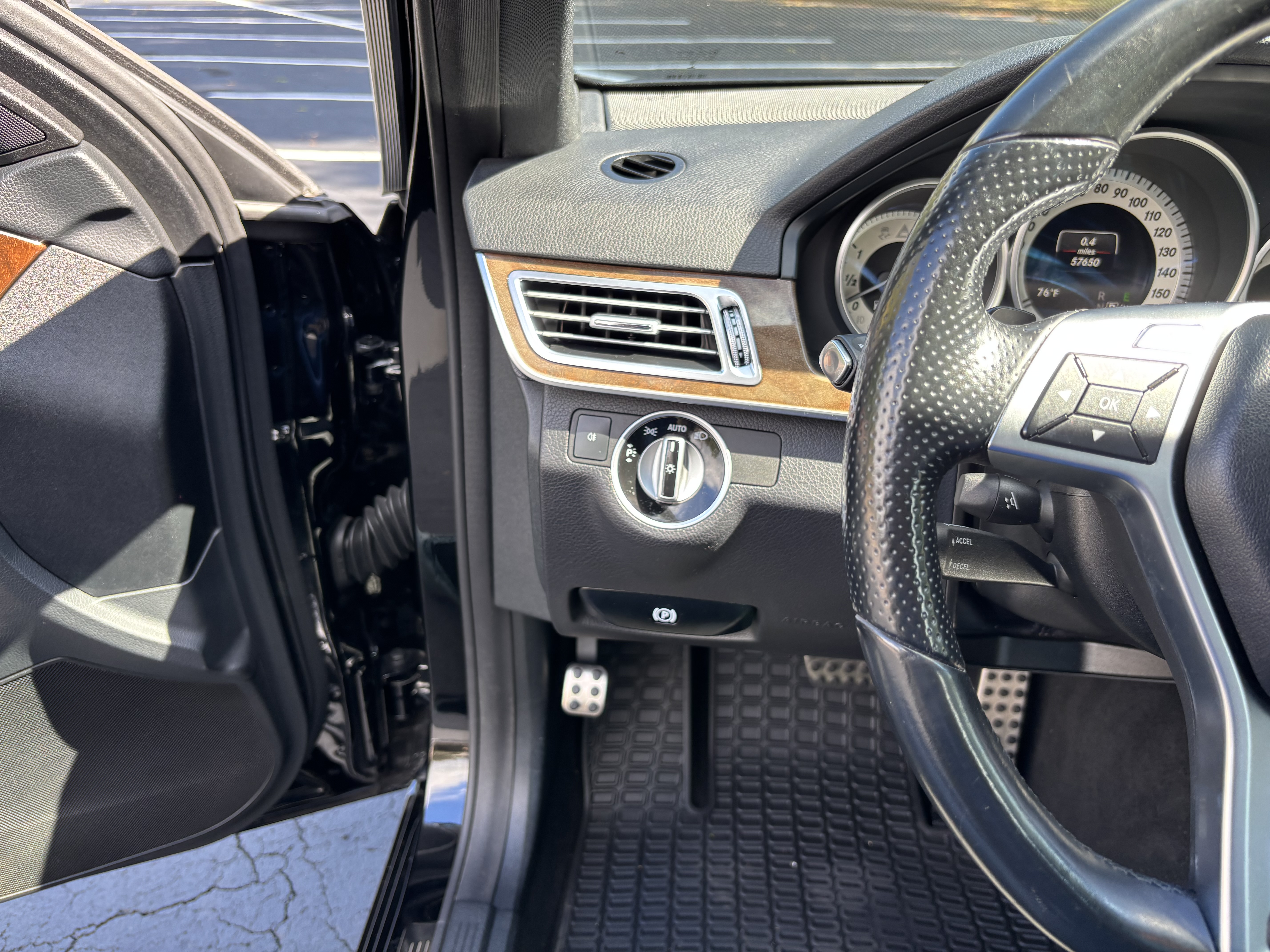 Used 2015 Mercedes-Benz E 350 4MATIC Sedan image 10