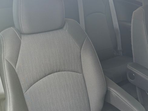 Used 2015 Chevrolet Traverse LT w/ Style and Technology Package FWD image 6
