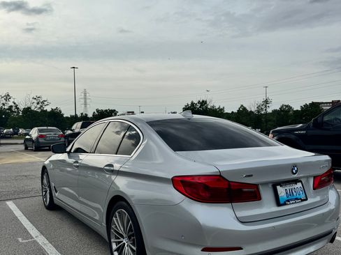 Used 2020 BMW 530i xDrive w/ Premium Package AWD/4WD image 4