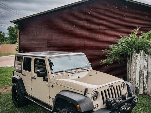 Used 2016 Jeep Wrangler Unlimited Sport w/ Quick Order Package 24S AWD/4WD image 13