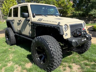 Used 2017 Jeep Wrangler Unlimited Rubicon w/ Connectivity Group