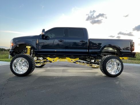 Used 2023 Ford F250 Lariat w/ Sport Appearance Package image 27