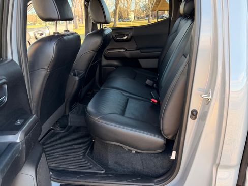 Used 2019 Toyota Tacoma TRD Off-Road image 17