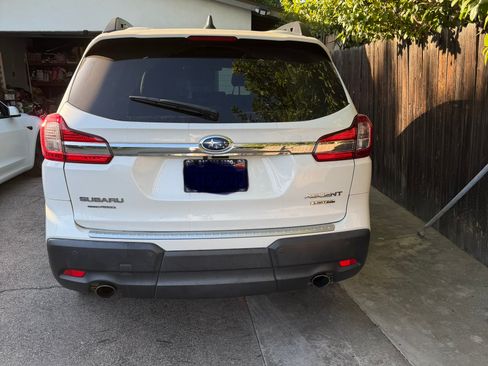 Used 2020 Subaru Ascent Limited w/ Technology Package AWD/4WD image 4