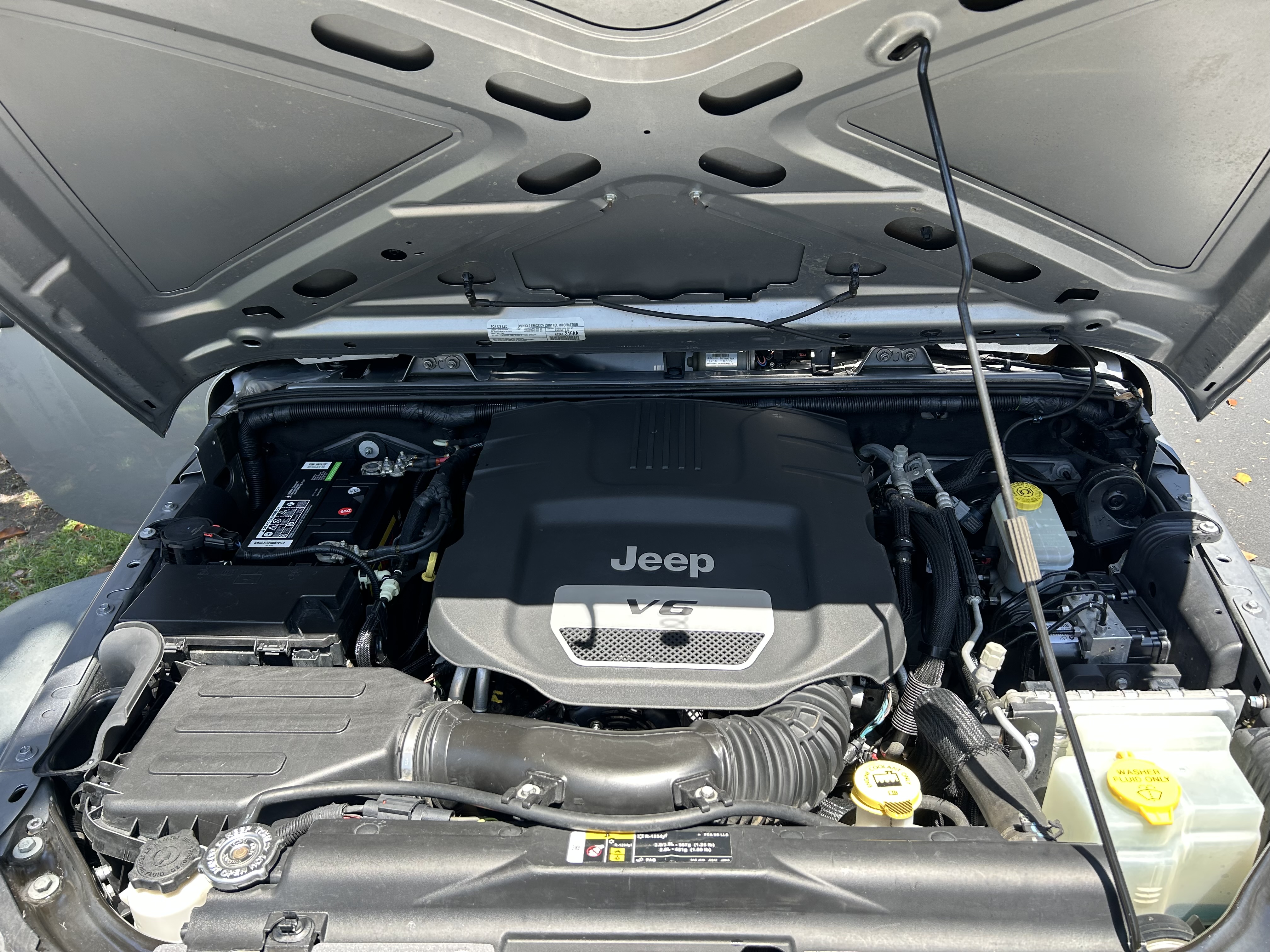 Used 2018 Jeep Wrangler Unlimited Sport S AWD/4WD image 8
