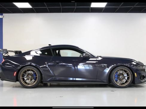 Used 2024 Ford Mustang Dark Horse image 4