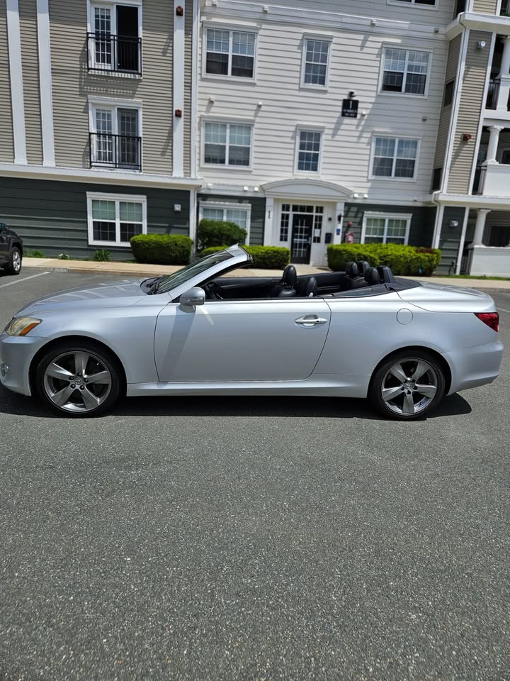 Used 2010 Lexus IS 350C RWD image 2