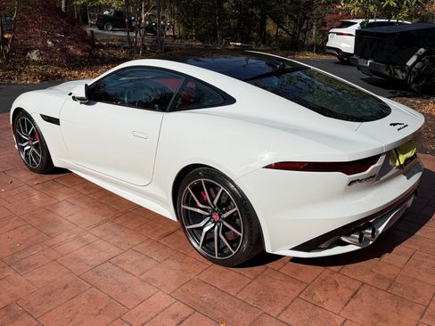 Used 2023 Jaguar F-TYPE R image 9