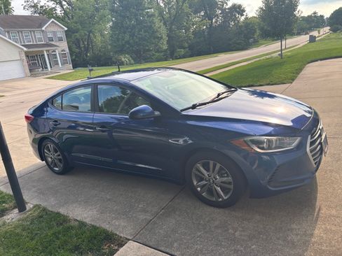 Used 2017 Hyundai Elantra SE FWD image 4