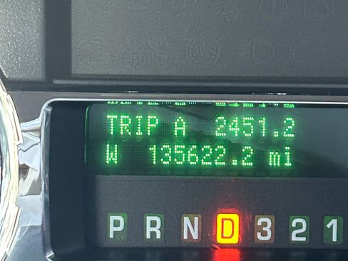 Used 2010 Ford F250 Lariat image 5