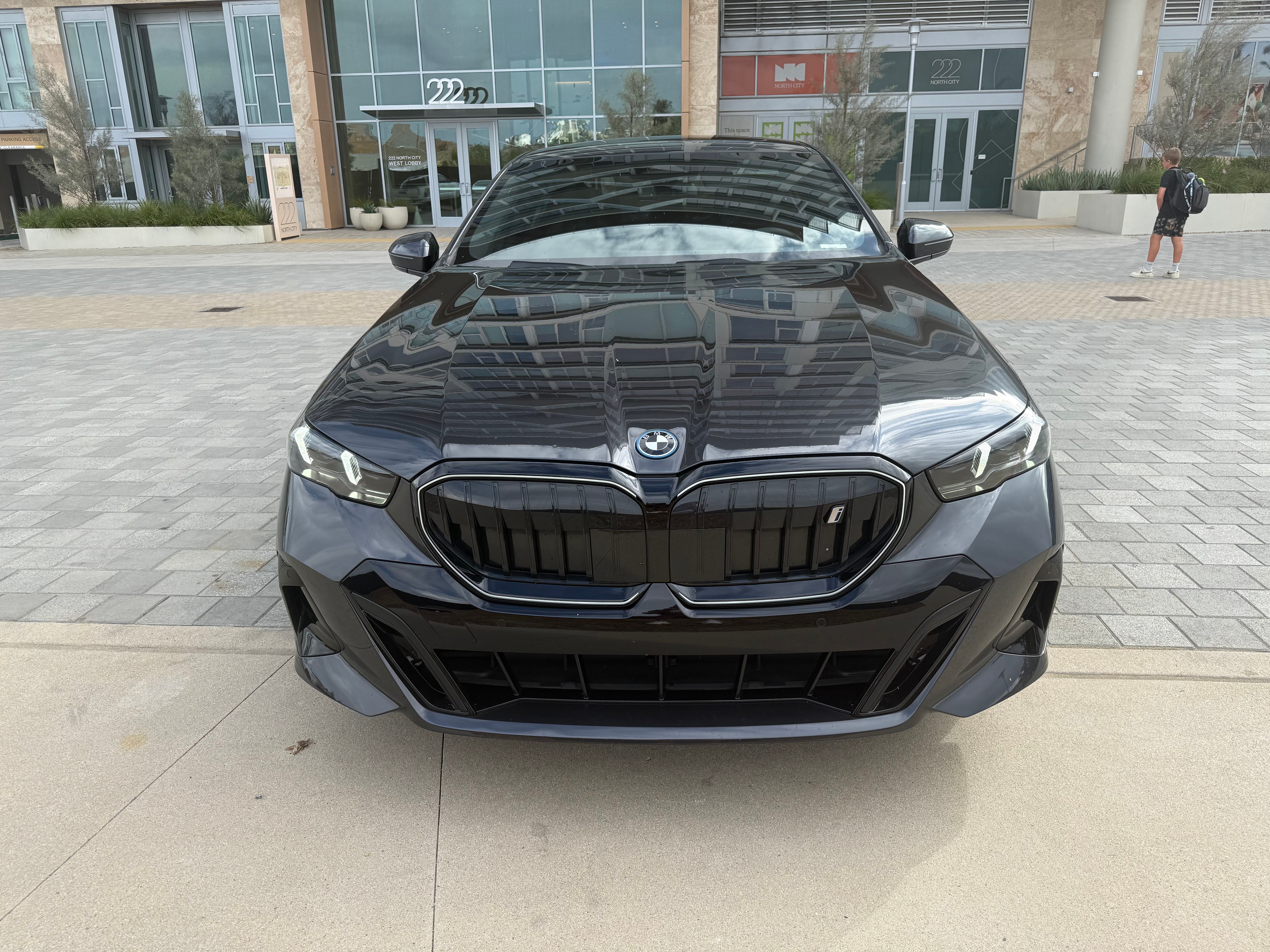 Used 2026 BMW i5 eDrive40 w/ M Sport Package RWD image 2