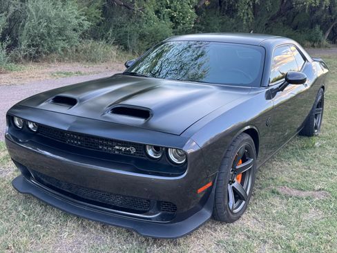 Used 2019 Dodge Challenger SRT Hellcat Redeye image 17