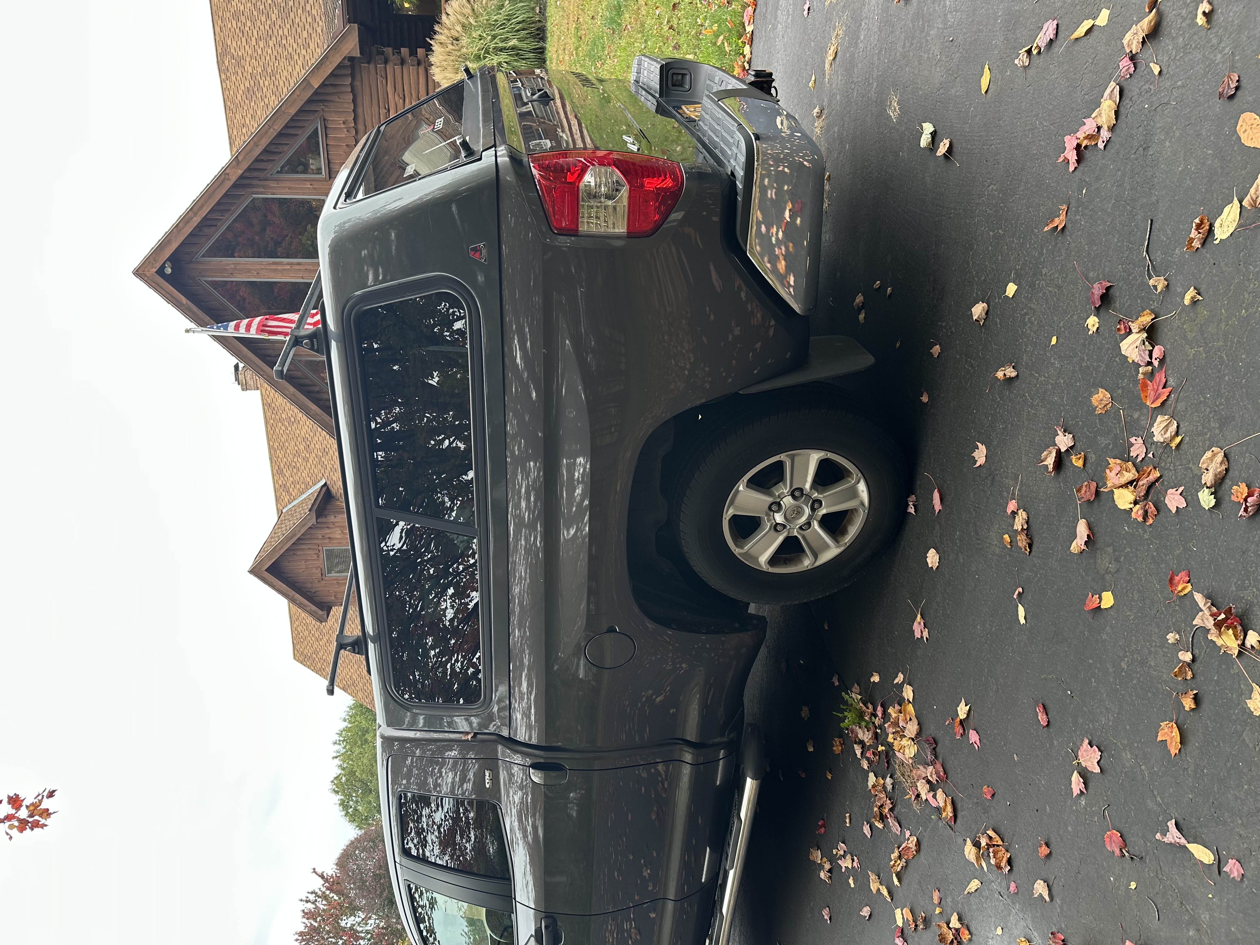 Used 2014 Toyota Tundra SR5 w/ SR5 Upgrade Package AWD/4WD image 5
