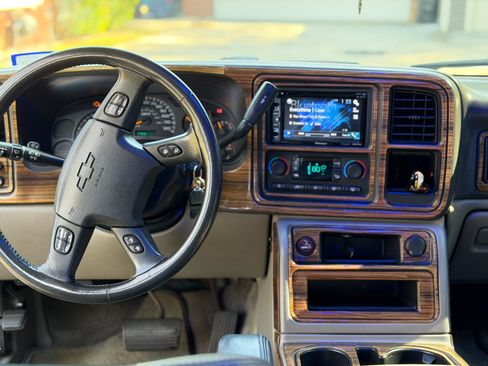 Used 2003 Chevrolet Suburban LT w/ LT Preferred Equipment Group image 15