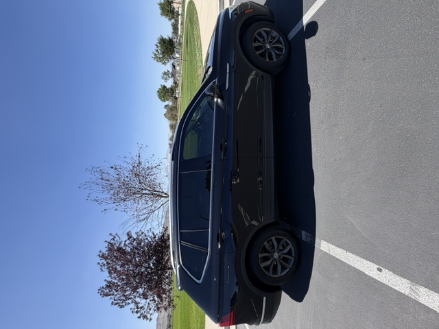 Used 2024 Volkswagen Tiguan SE AWD/4WD image 2