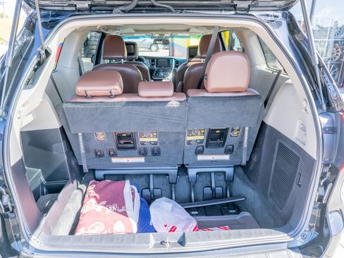 Used 2015 Toyota Sienna Limited Premium image 30