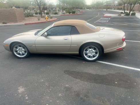 Used 2001 Jaguar XK8 Convertible image 4