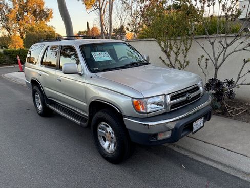 Used 1999 Toyota 4Runner SR5 image 9