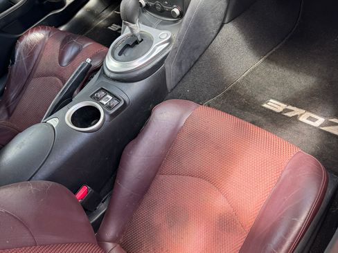 Used 2010 Nissan 370Z Touring w/ Sport Pkg RWD image 18
