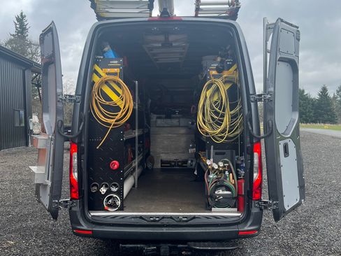 Used 2021 Mercedes-Benz Sprinter 2500 image 12