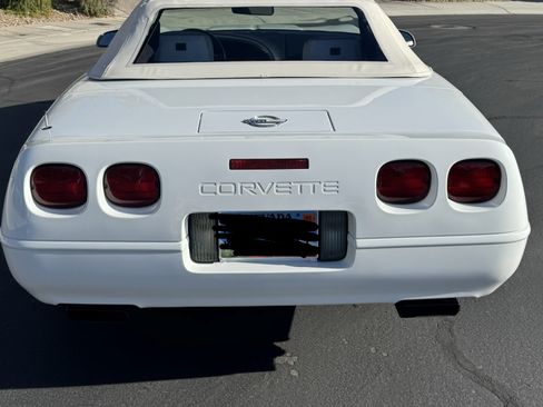 Used 1993 Chevrolet Corvette Convertible RWD image 5