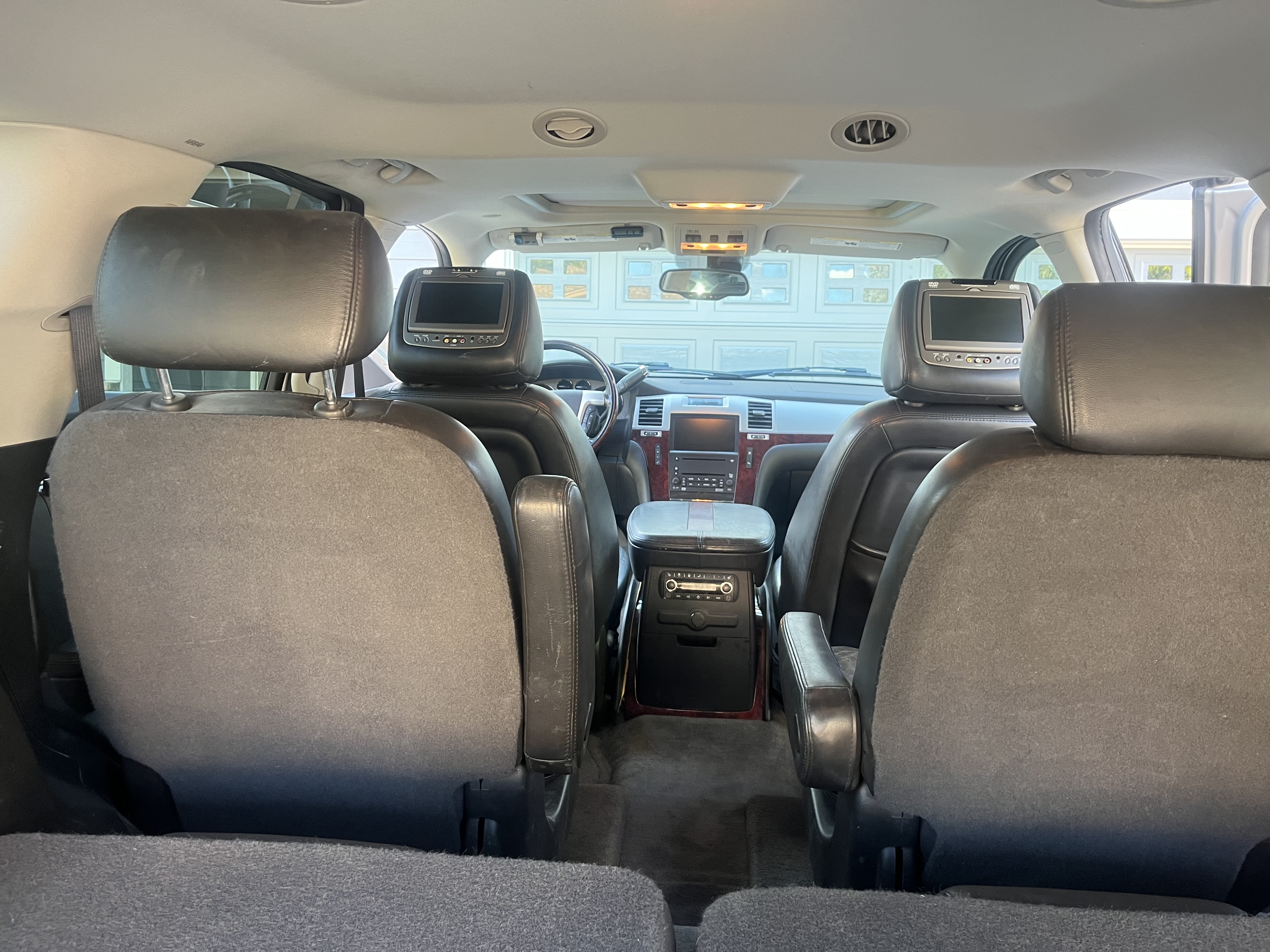 Used 2007 Cadillac Escalade AWD w/ Information Package image 5